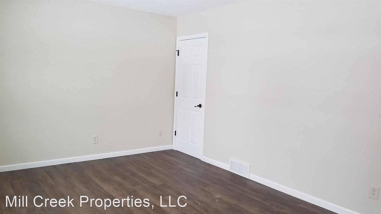 1611 9th St - Photo 2 of 13