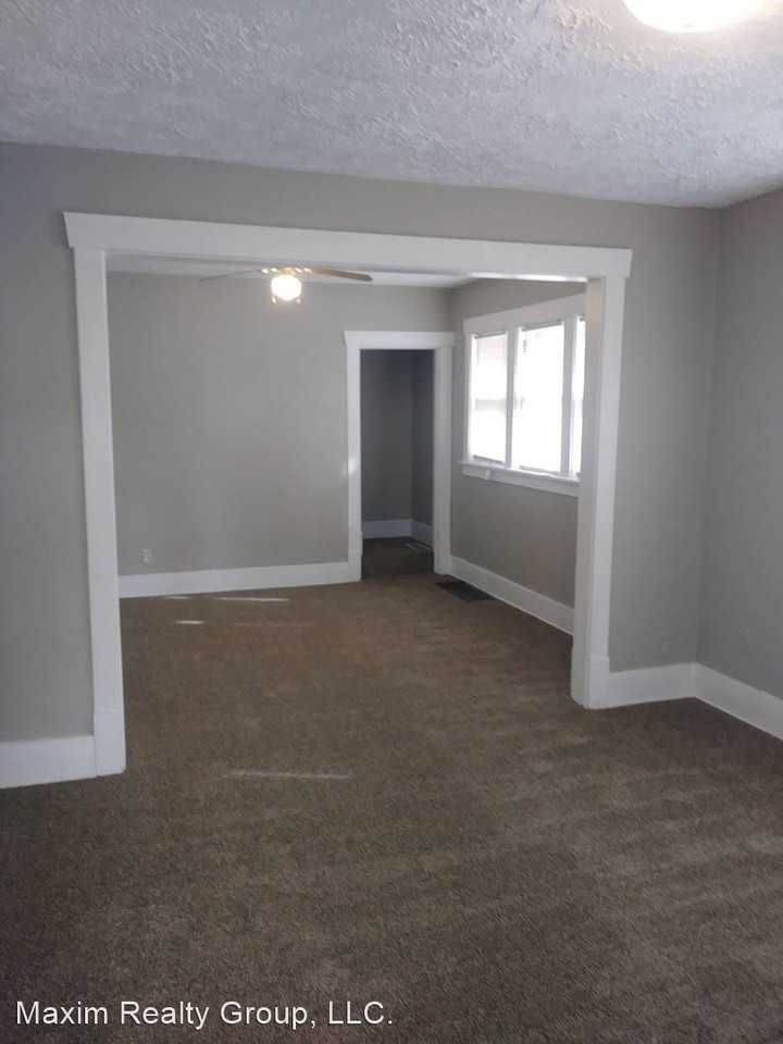 3921 N 45th St - Photo 2 of 11