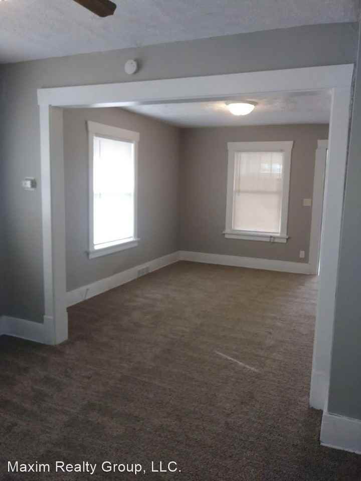 3921 N 45th St - Photo 3 of 11