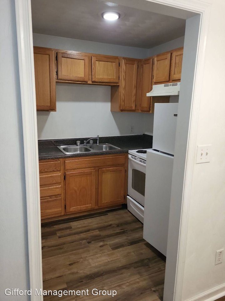 504 Ashlawn Drive - Photo 2 of 10