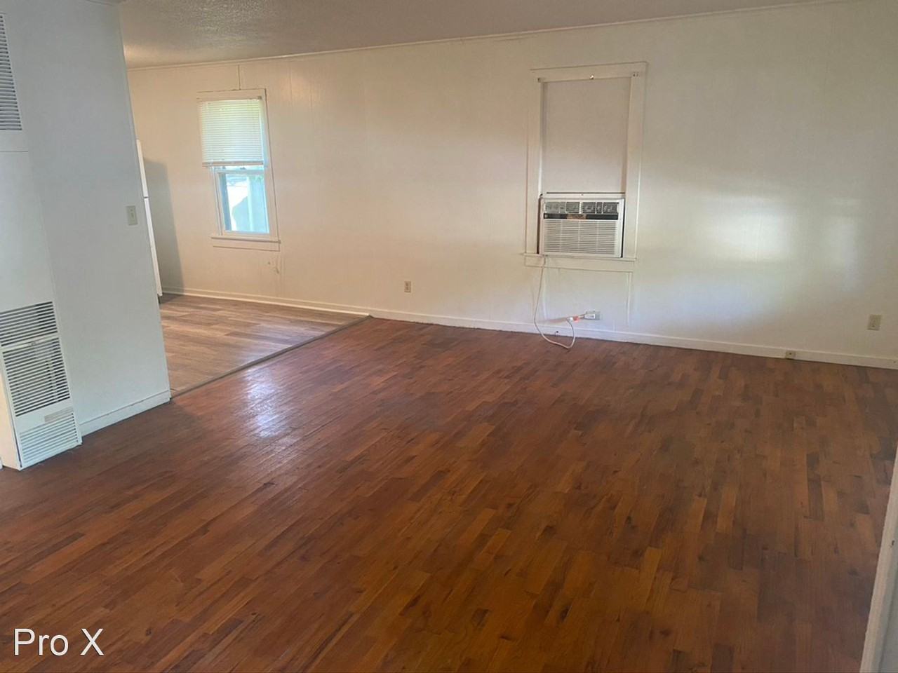 210 W Forest St - Photo 2 of 11