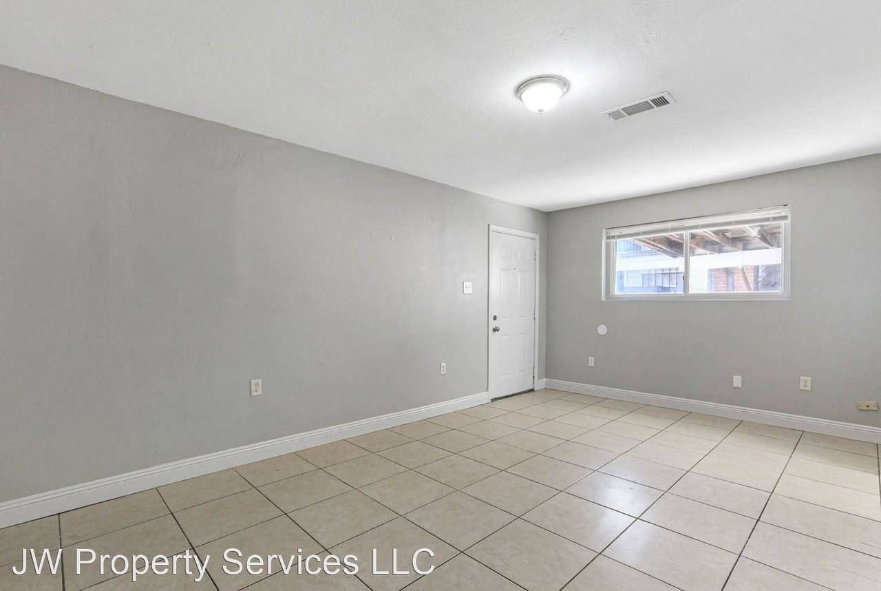 8821-23 Dinkins St - Photo 3 of 13