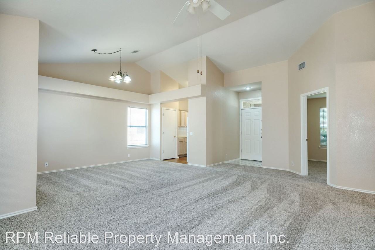 3307 Clint Cv - Photo 3 of 12