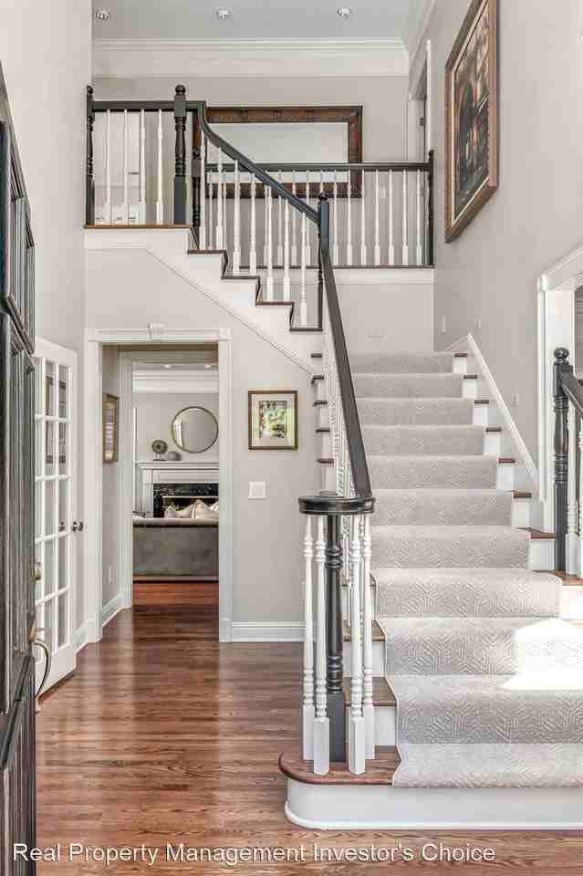 704 Millstone Ln - Photo 3 of 28