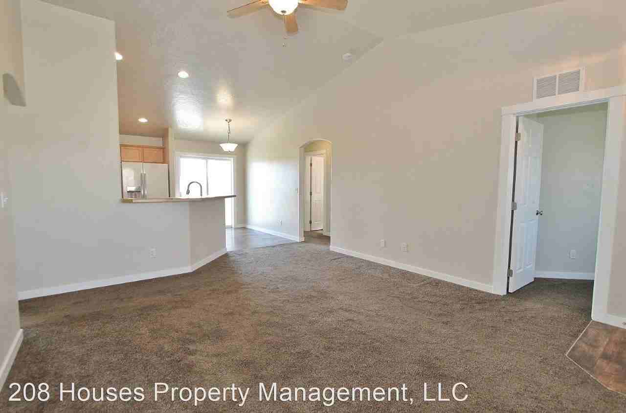 15842 Boulder Ridge Way - Photo 3 of 25