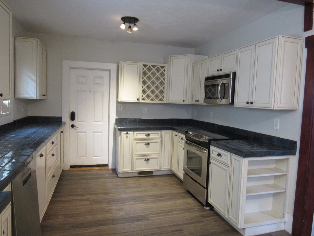 419 N Oleander Ave #2 - Photo 4 of 11