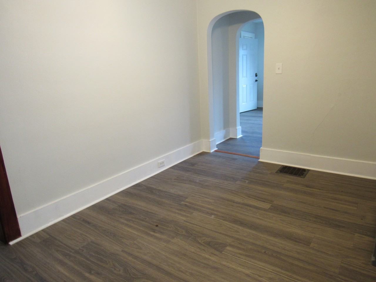 419 N Oleander Ave #2 - Photo 5 of 11