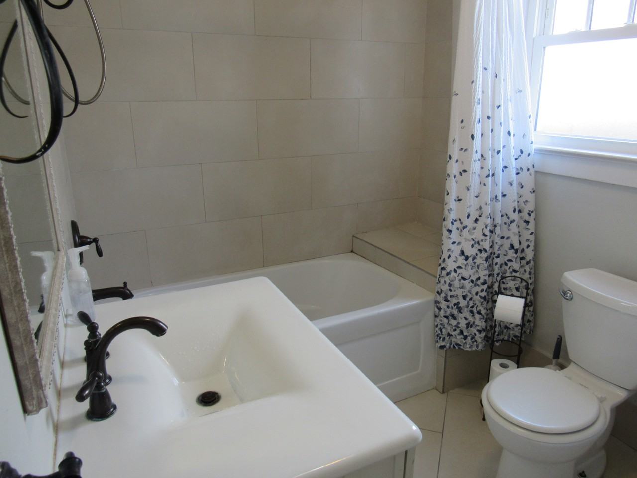 419 N Oleander Ave #2 - Photo 7 of 11