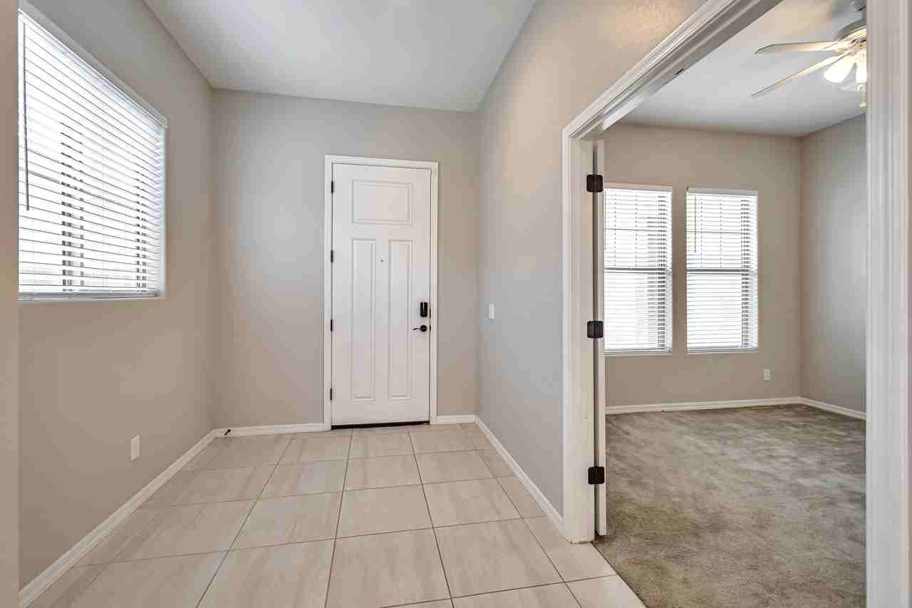 476 W Glacier Bay Dr - Photo 3 of 25