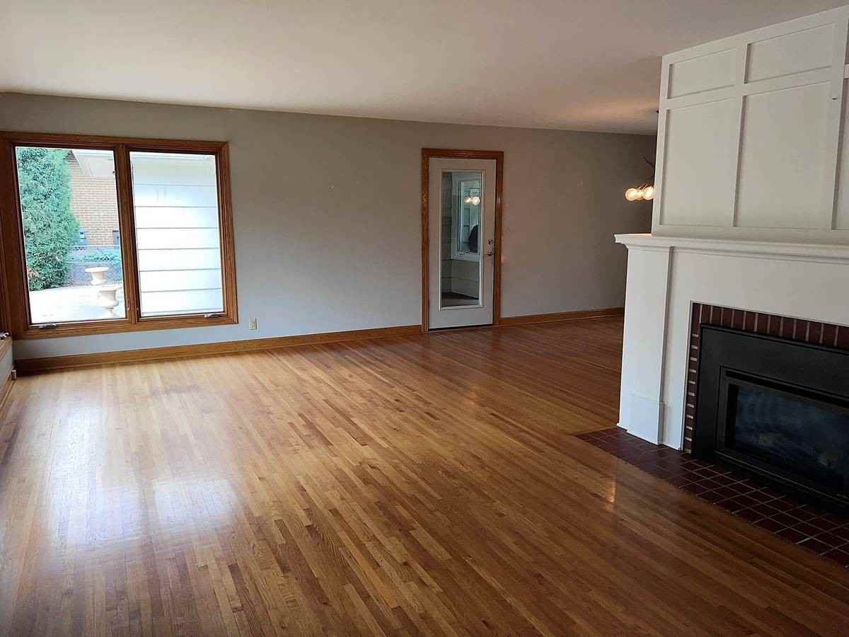 2236 S Shore Blvd - Photo 3 of 16