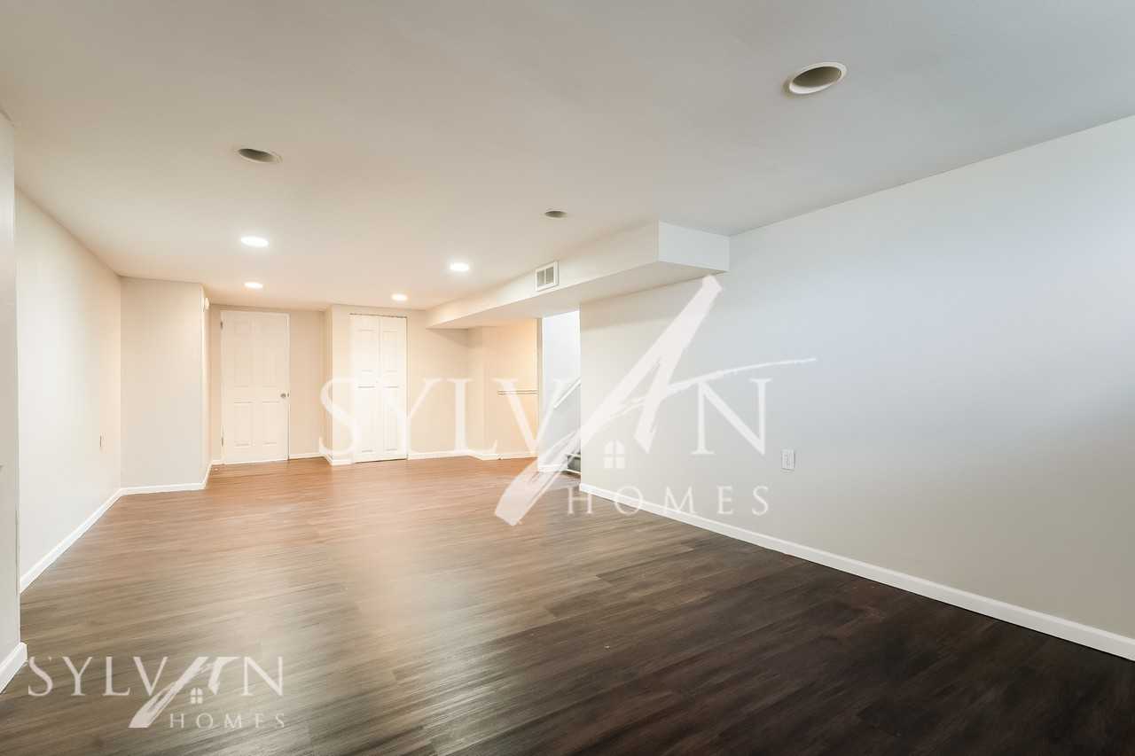 1499 Shanley Dr - Photo 3 of 15