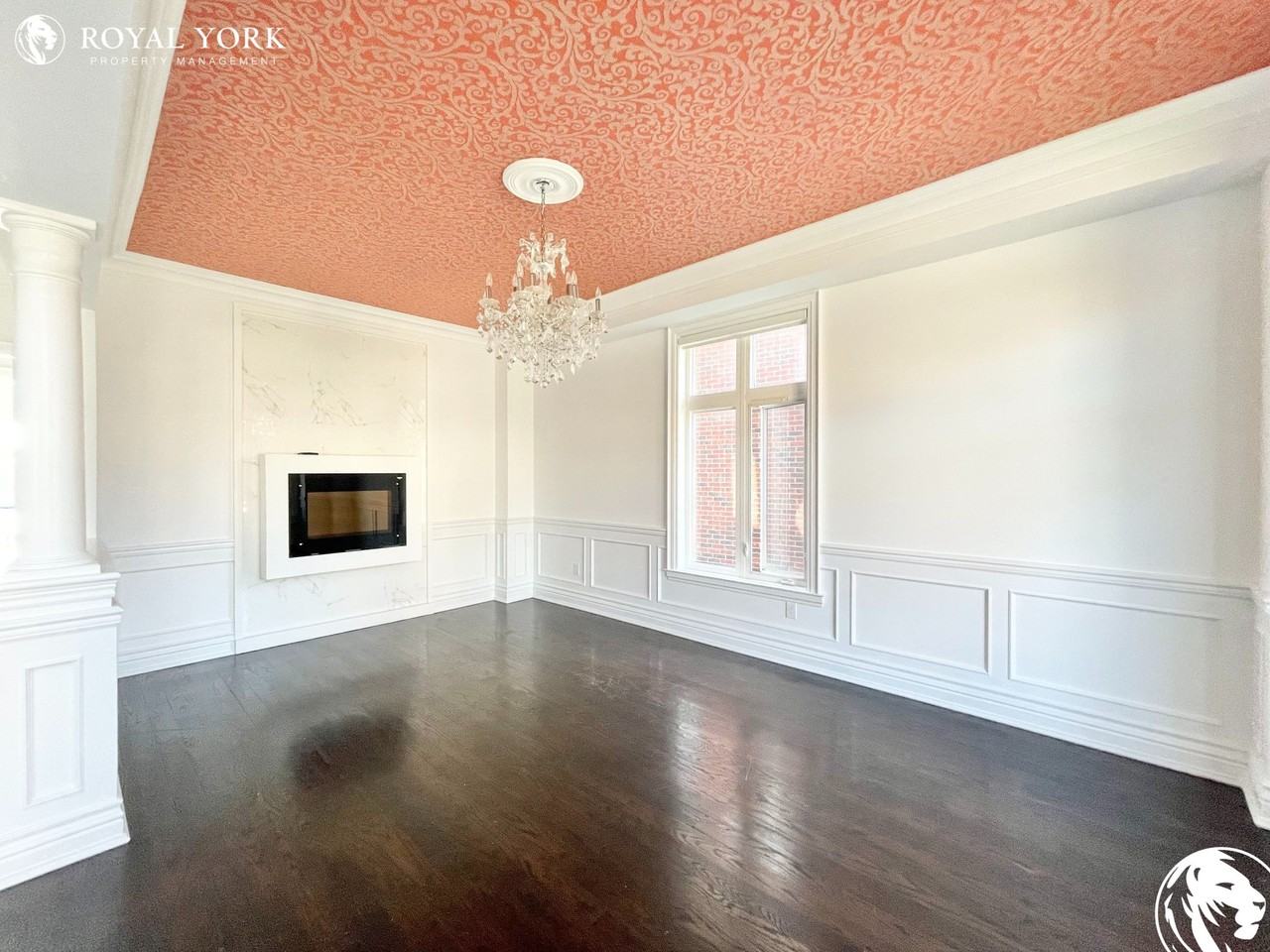 92 Glengordon Cres #1 - Photo 3 of 50