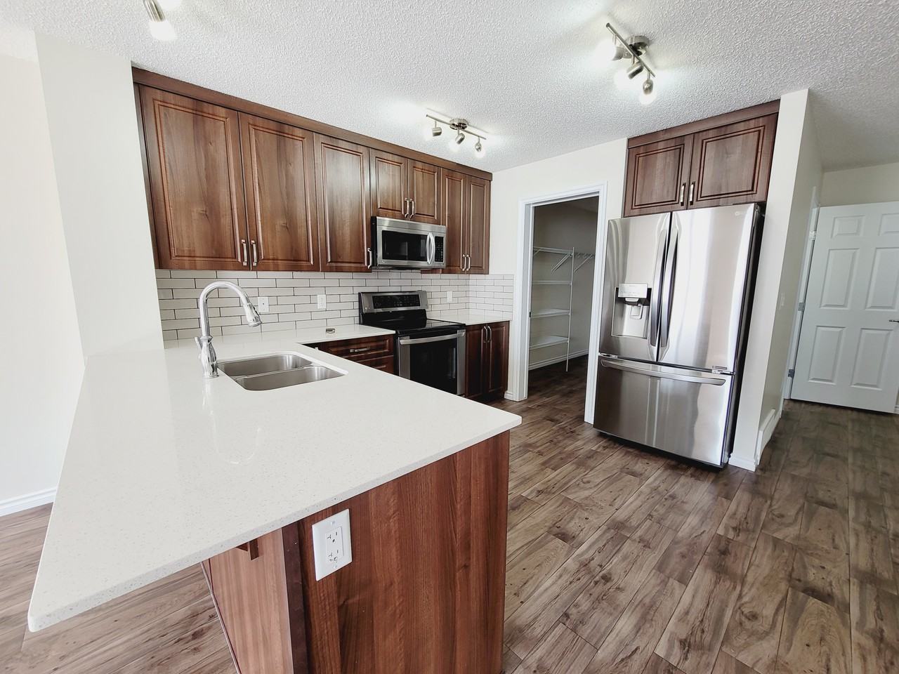 20633 94a Ave Nw - Photo 2 of 40