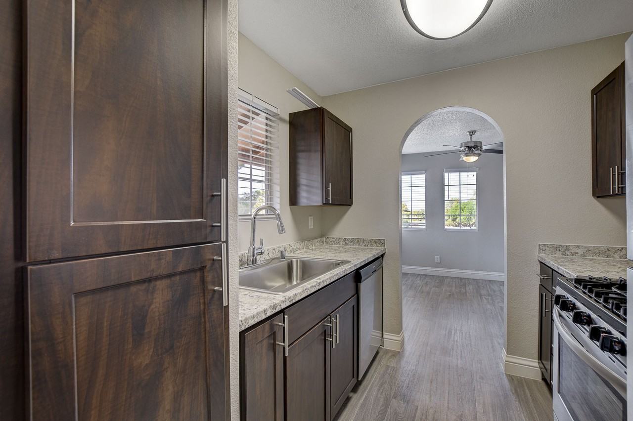 Diamondhead - Photo 2 of 9