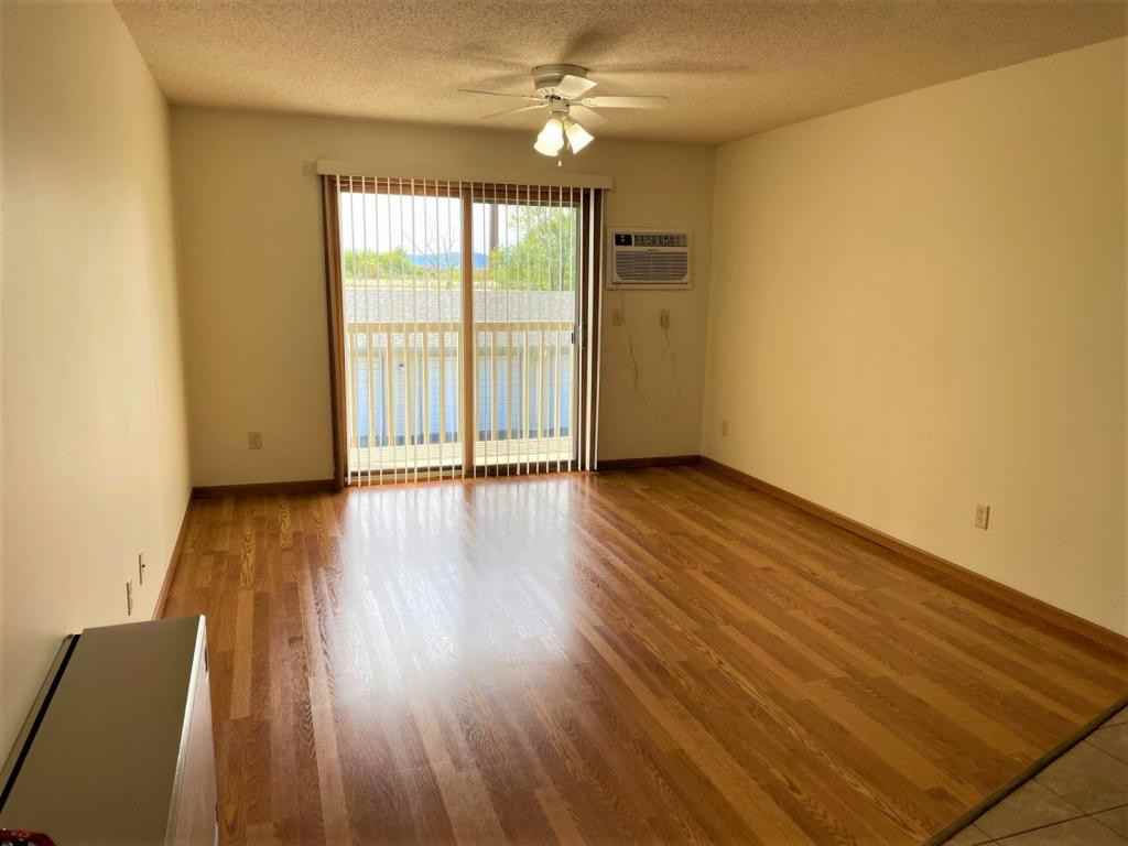 708 Angel Ct - Photo 3 of 6