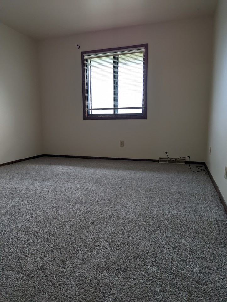 4217 N 104th St - Photo 2 of 10