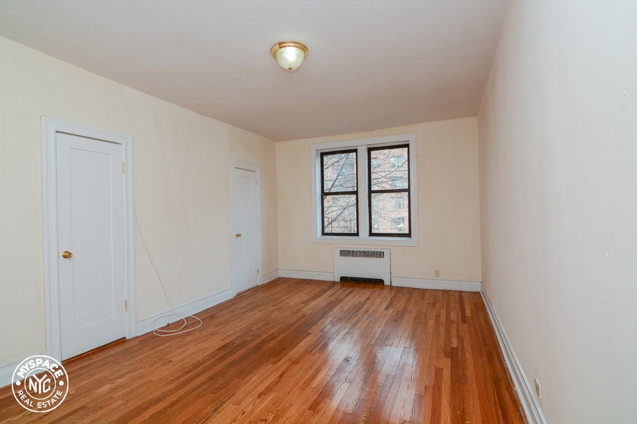 822 Ocean Ave #2G - Photo 3 of 5