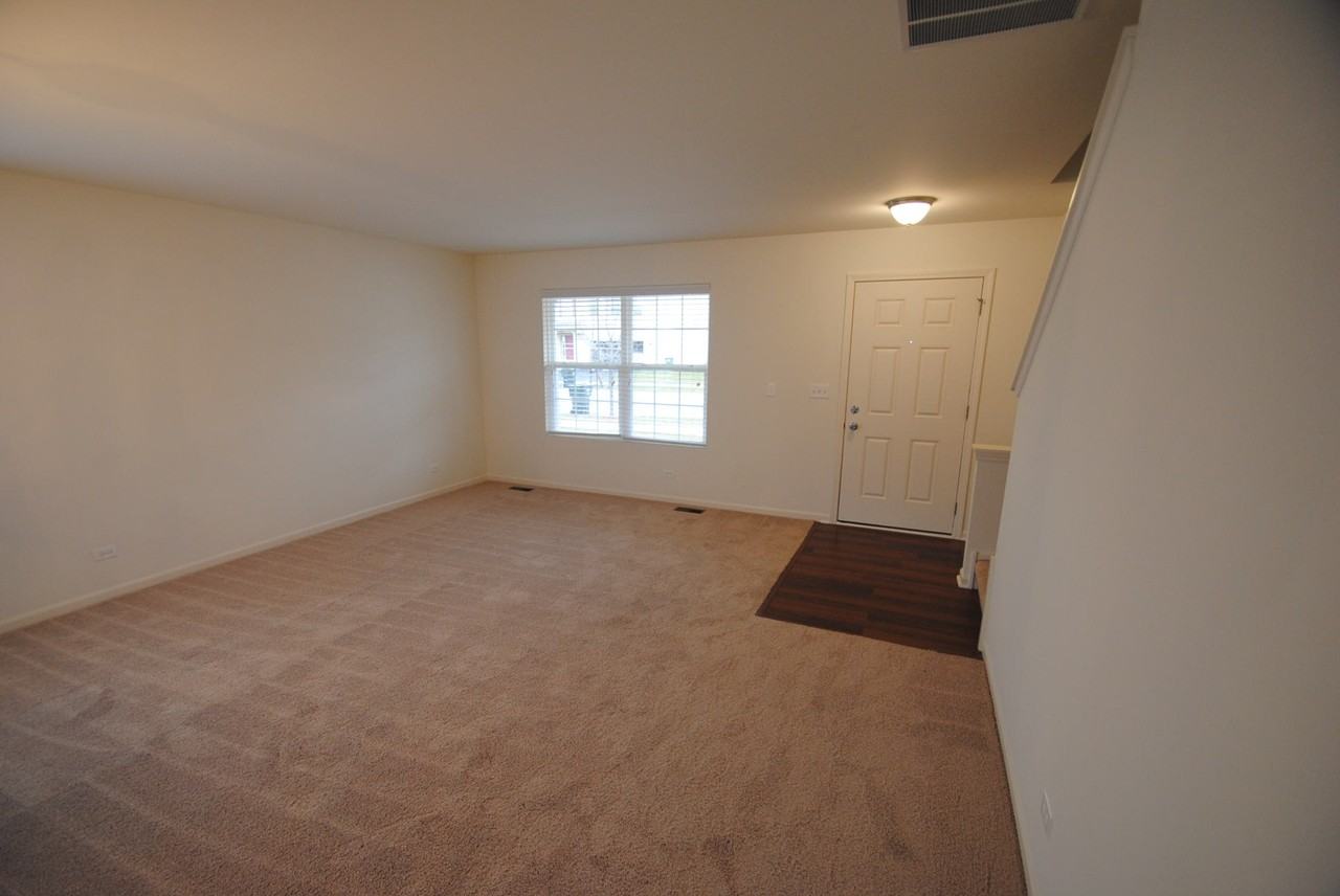 39916 Walton Ln - Photo 3 of 12