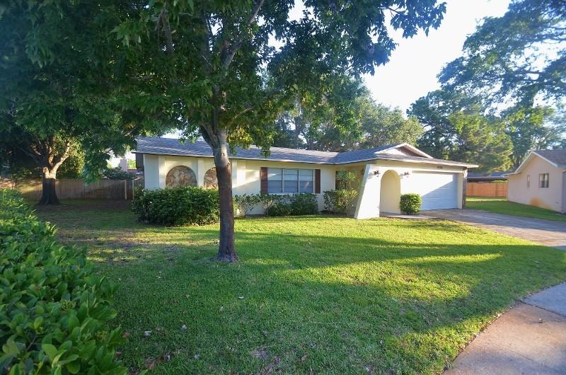 8398 Queen St - Photo 3 of 12