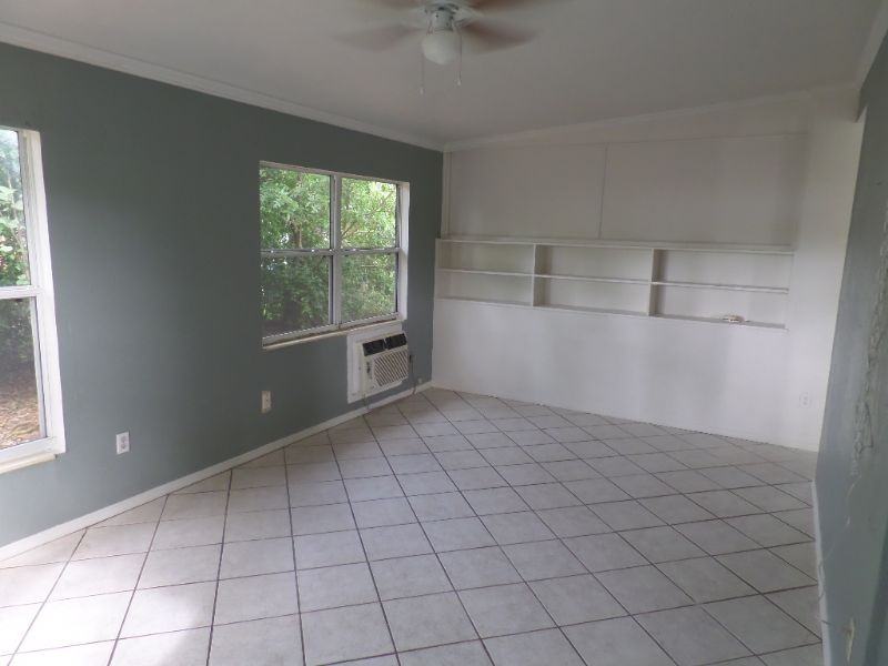 7111 Onyx Dr N - Photo 2 of 10