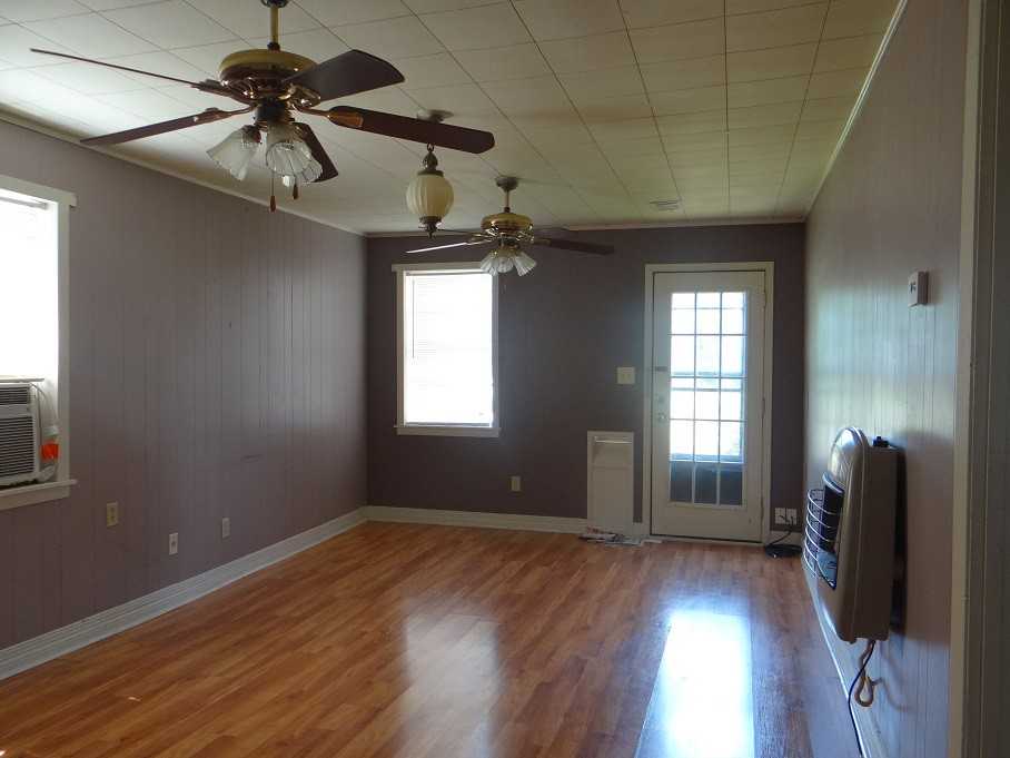 1302 Katy St - Photo 2 of 9