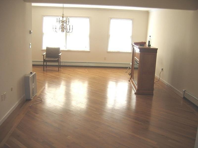 609 Grove St - Photo 2 of 4