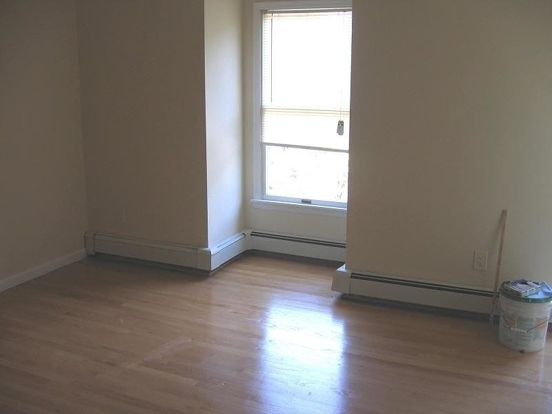 609 Grove St - Photo 3 of 4