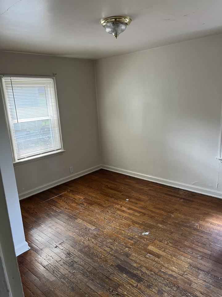 613 Lexington Ave #1 - Photo 3 of 15