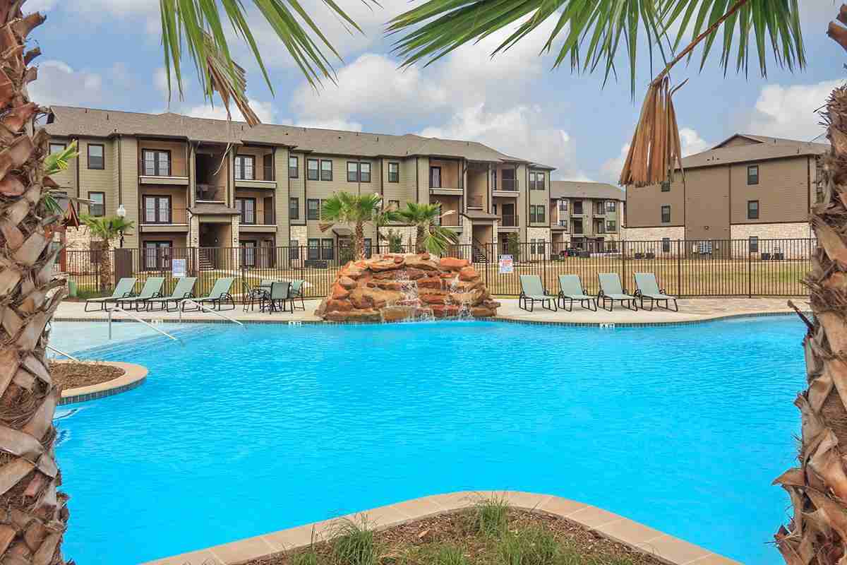 Valor at Harlingen - Photo 2 of 21