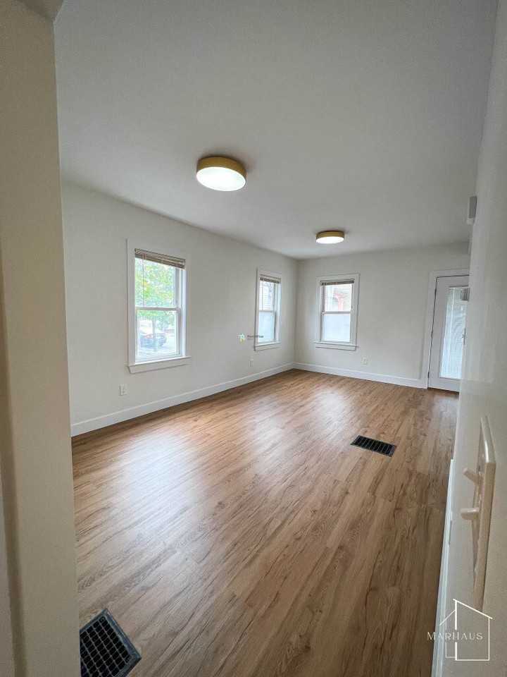 13 Osgood St #1 - Photo 2 of 23