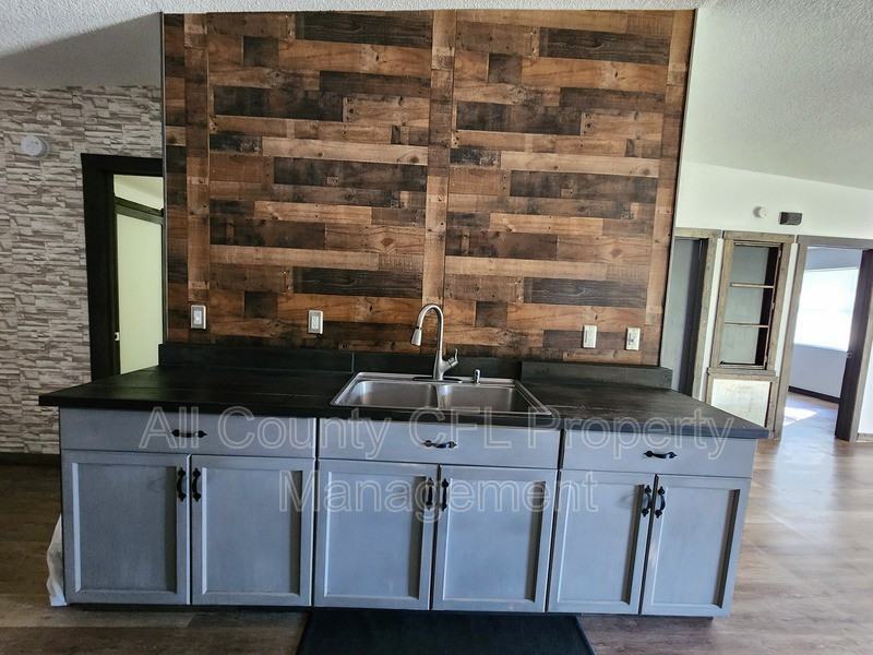 205 Wendell Ave #207 - Photo 3 of 15