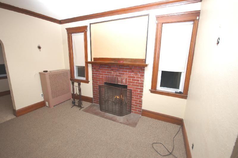 138 Clark Ln - Photo 3 of 12