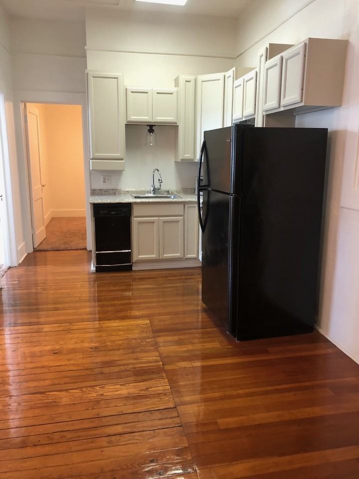 Pujo Building - Photo 4 of 9