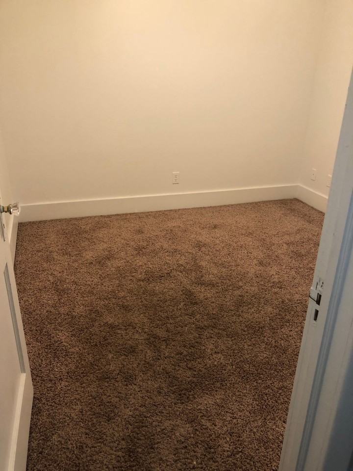 Pujo Building - Photo 7 of 9