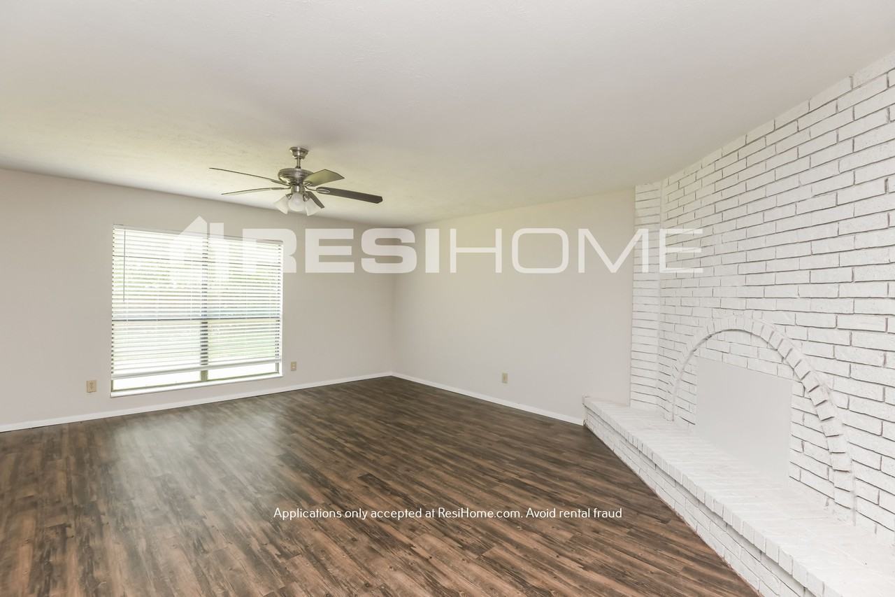 7032 Flameleaf Pl - Photo 3 of 22