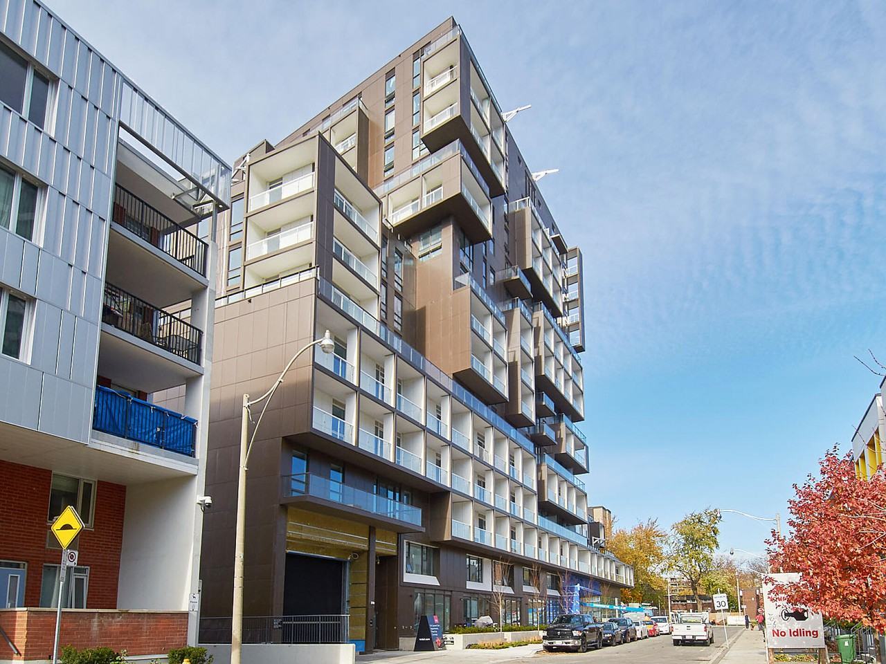 20 Vanauley St Toronto On M5t 2h4