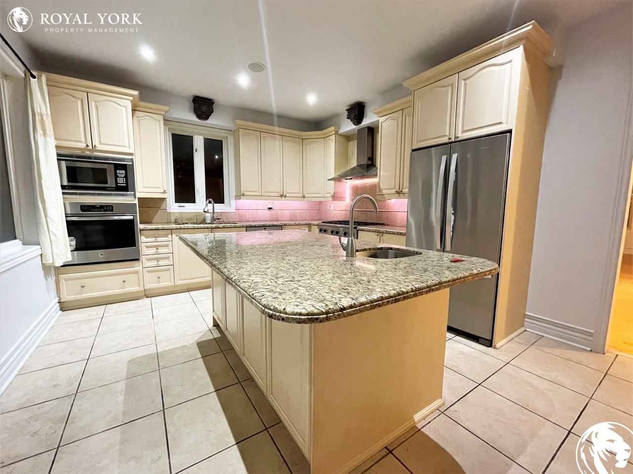 2326 Rockingham Dr - Photo 3 of 50