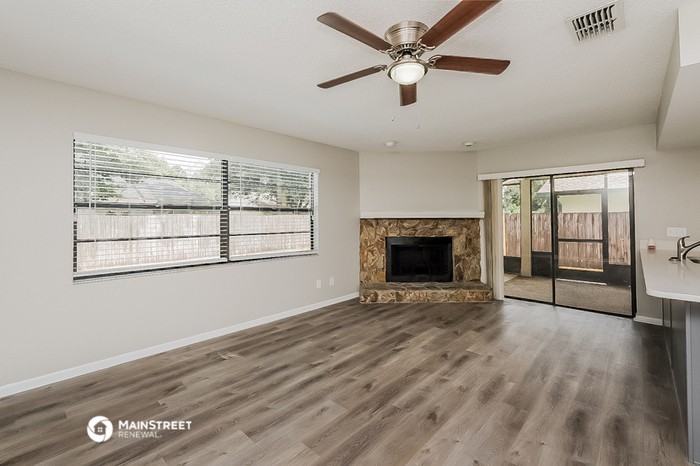 15532 Timberline Dr - Photo 3 of 16