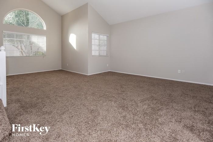 1581 Beech Grove Dr - Photo 2 of 15