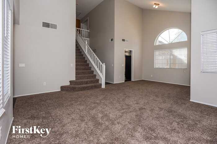 1581 Beech Grove Dr - Photo 3 of 15