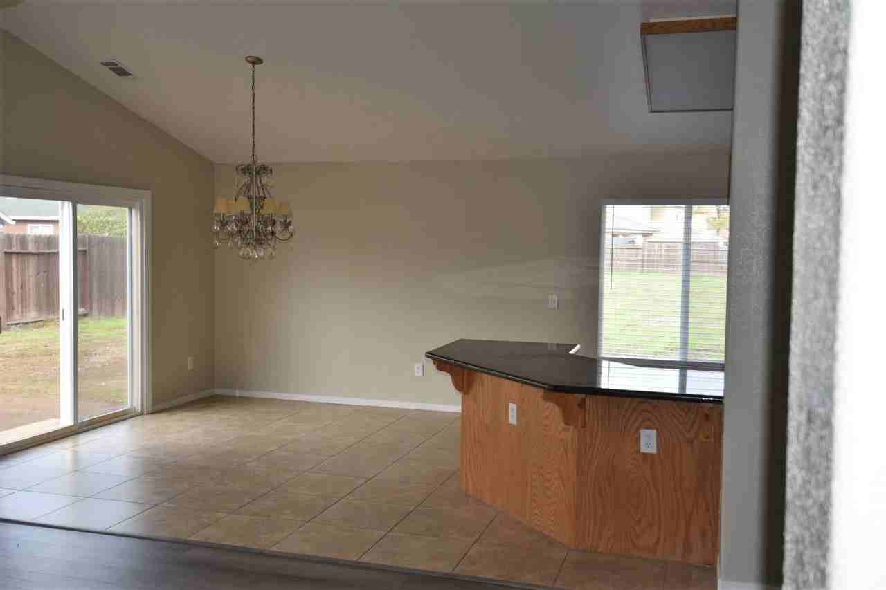1018 Bay Terrace Ct - Photo 2 of 12
