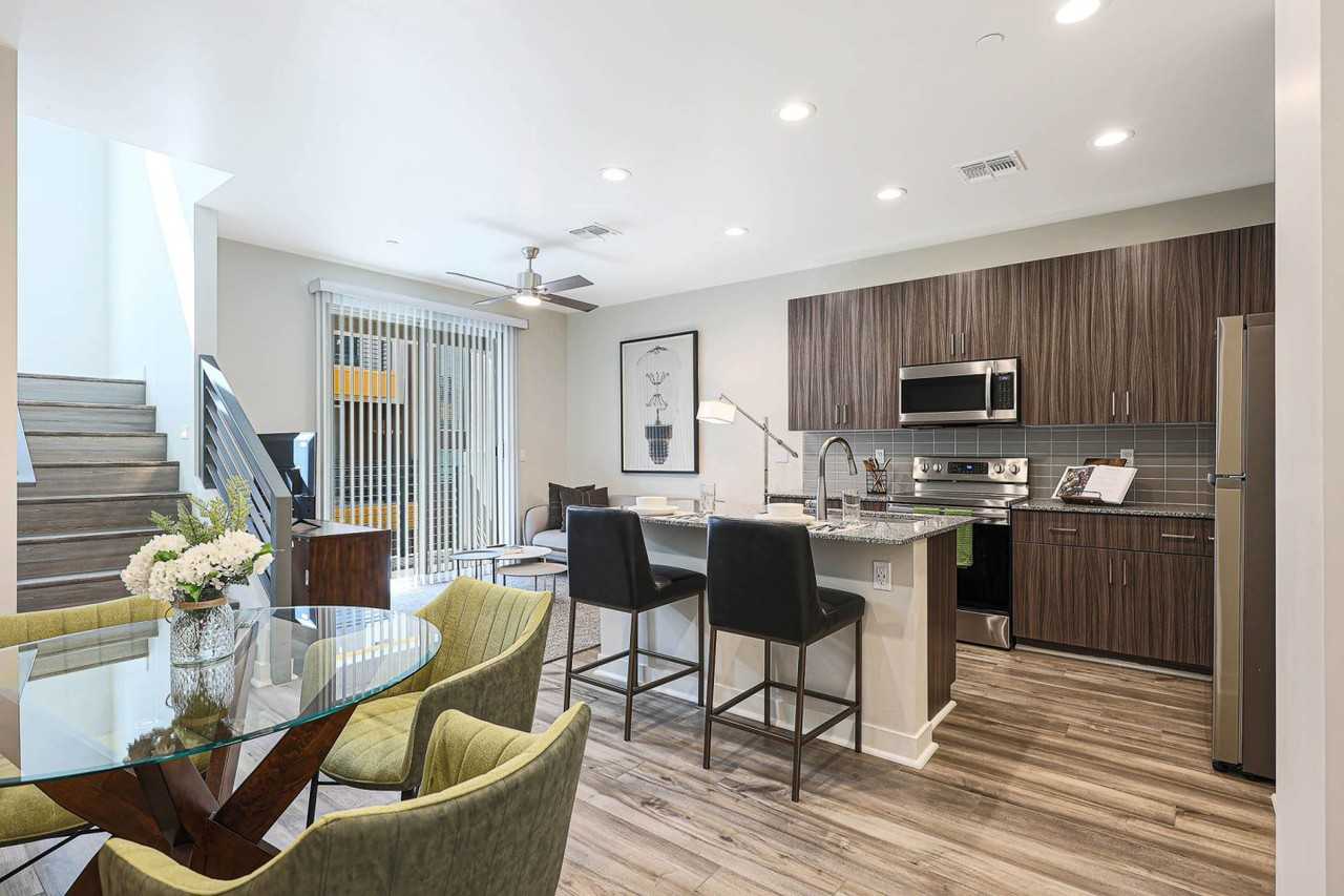 Scottsdale Hayden Townhomes Apartments 2529 N Hayden Rd, Scottsdale