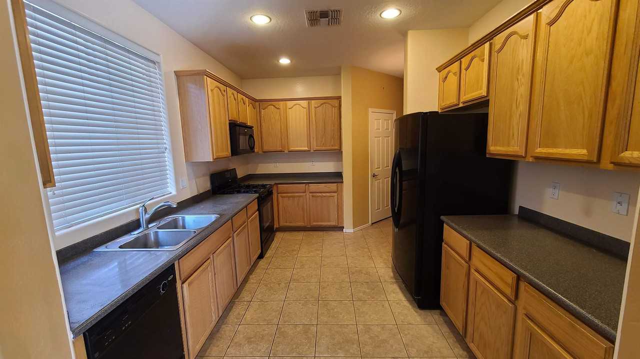 3653 E Sparrow Pl #1 - Photo 3 of 9