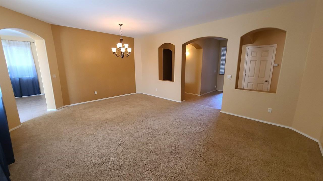 3653 E Sparrow Pl #1 - Photo 5 of 9
