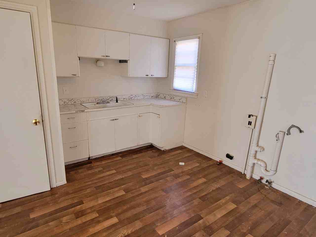 4610 S Ong St #1 - Photo 3 of 6