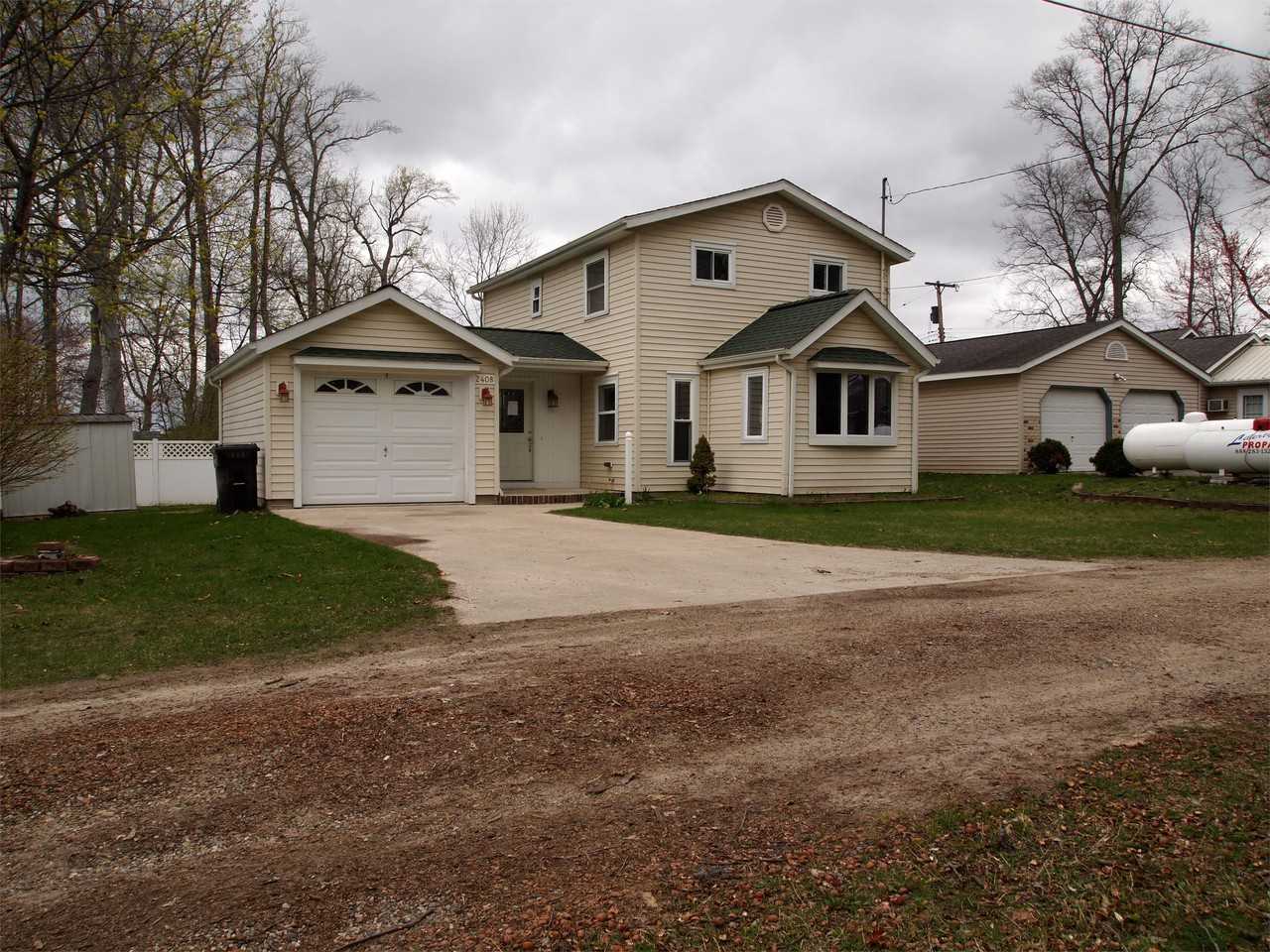 2408 Spruce Dr #1 - Photo 2 of 35