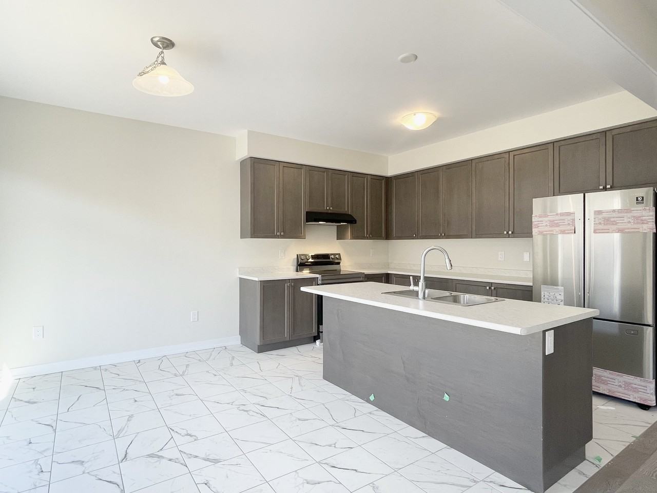 29 Carrie Crescent, Caledonia, Ontario - Photo 2 of 19