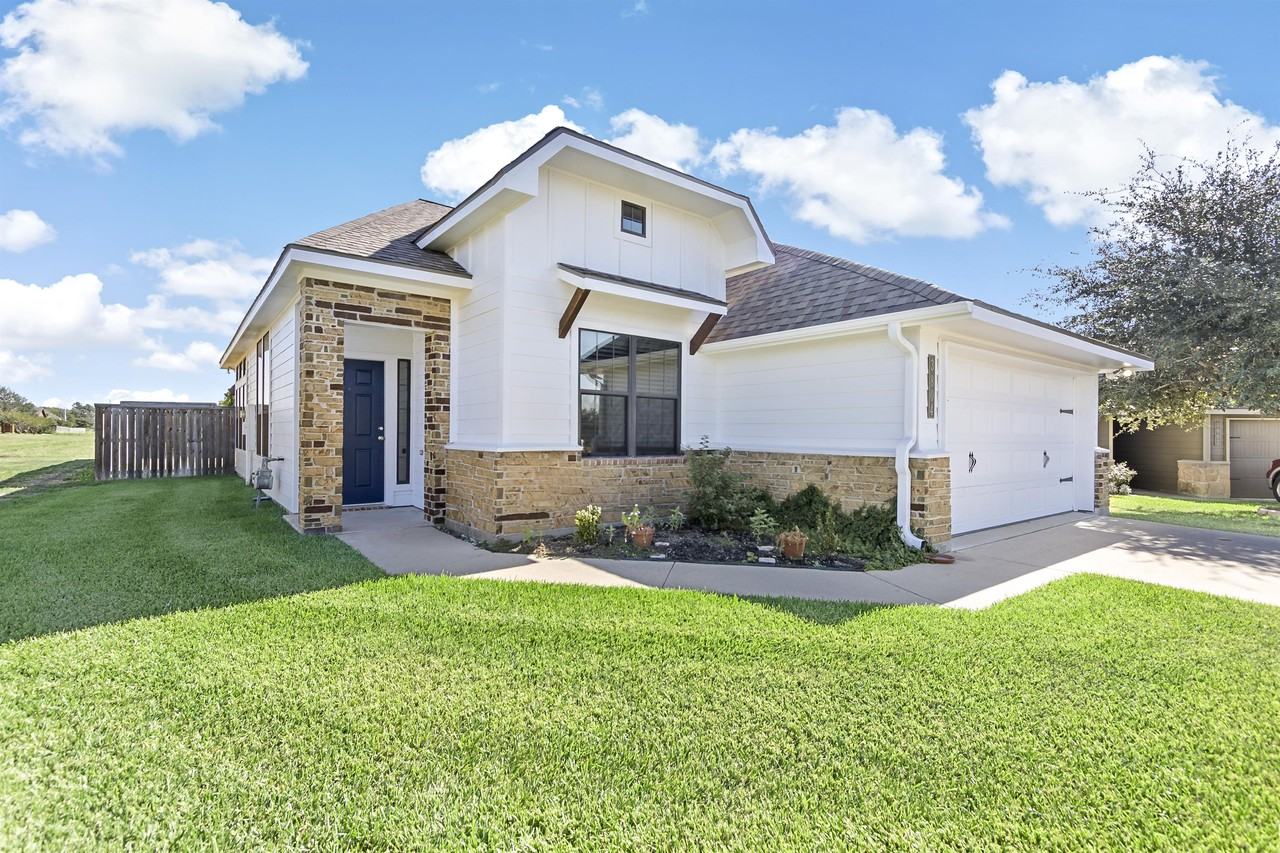 3804 Wildhorse Creek Court #1 - Photo 2 of 23