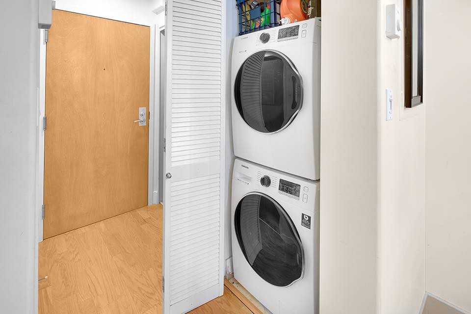 Burrard St & W 7th Ave - Photo 3 of 11