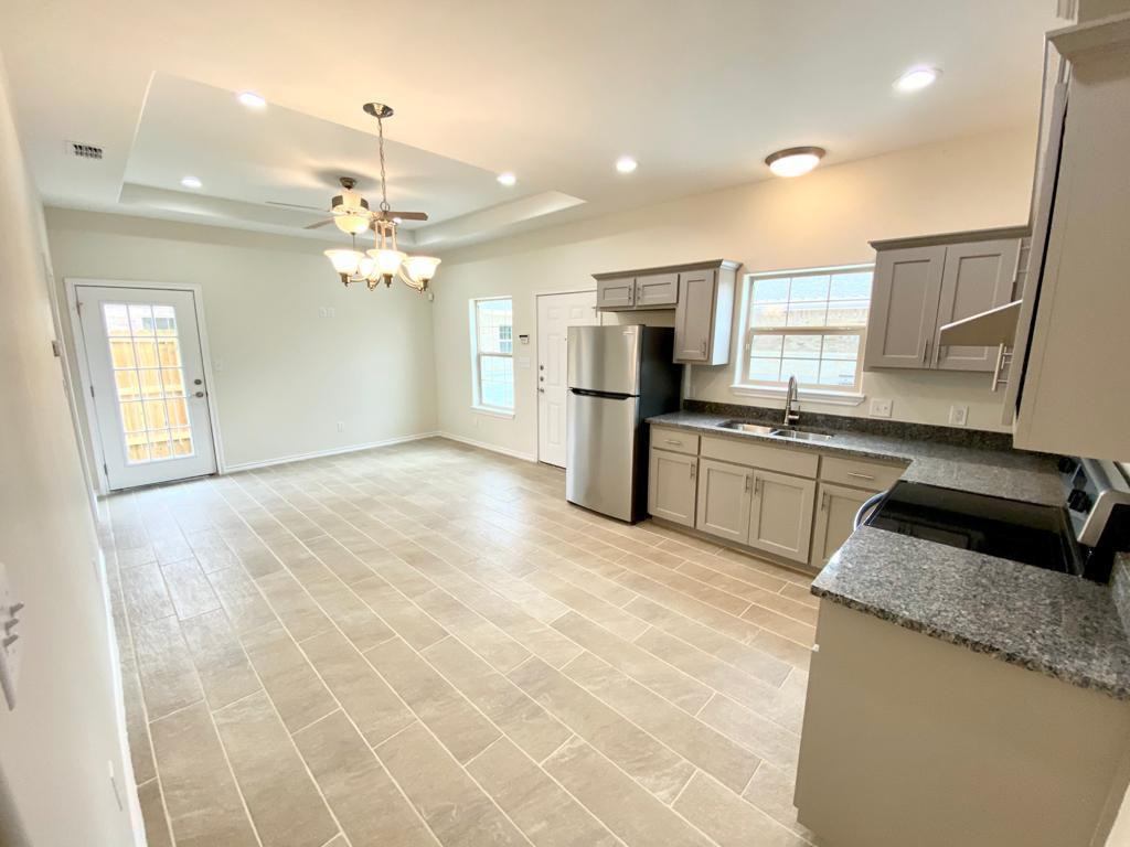 Nightingale Ave - Photo 3 of 16